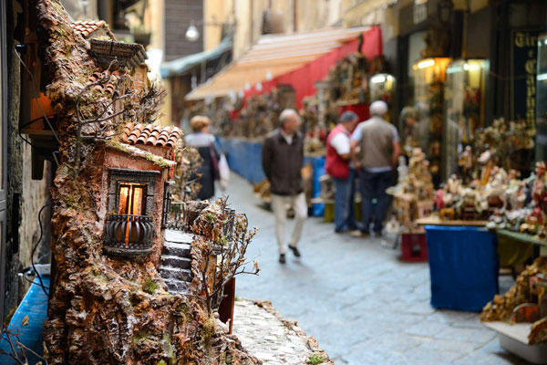 Read more about the article Visit San Gregorio Armeno in Naples